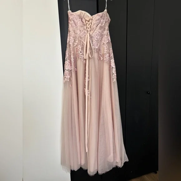 🌸 Pink Grad/Prom Dress – Excellent Condition!🌸 - Picture 3 of 8